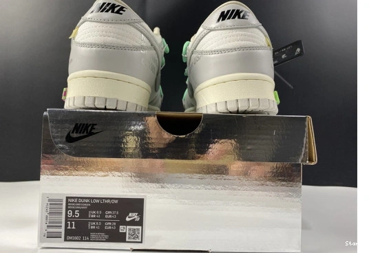 DM1602-114 4 Dunk Nike Low O-W Lot 0721